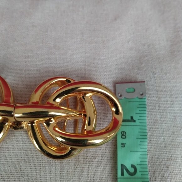 Gold tone belt buckle. - Picture 4 of 4